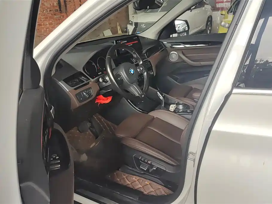 BMW X1 2021 Facelift sDrive20Li Premium фото 9