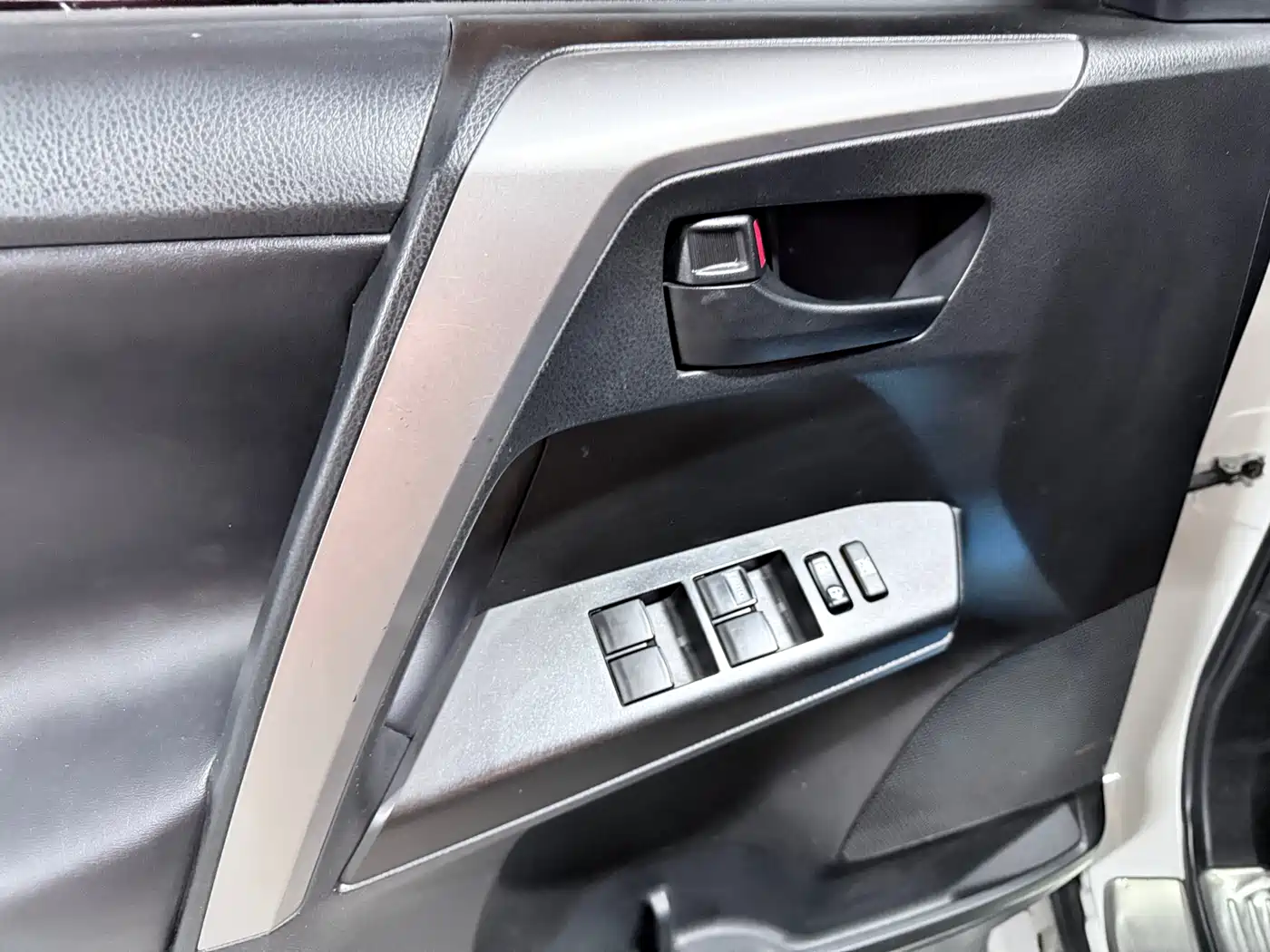 Toyota RAV4 Rongfang 2018 2.5L Automatic 4WD Elite i Edition фото 9