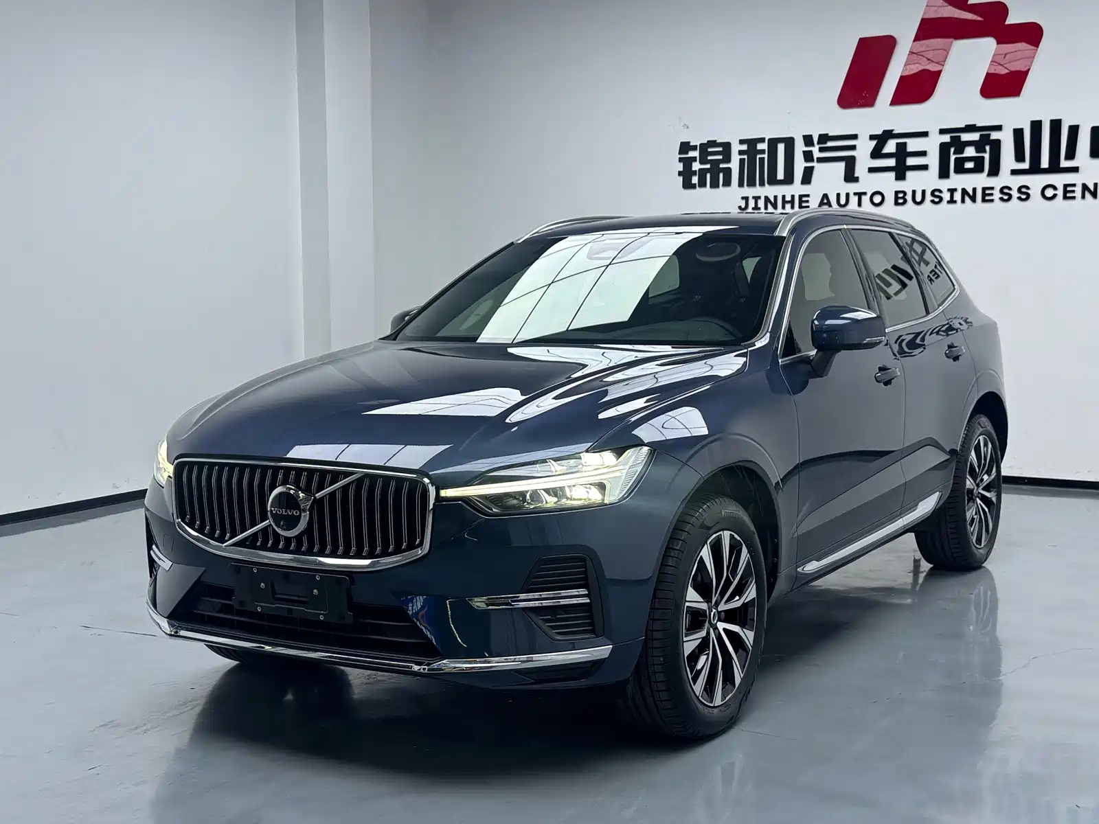 Photo 1 - Volvo XC60