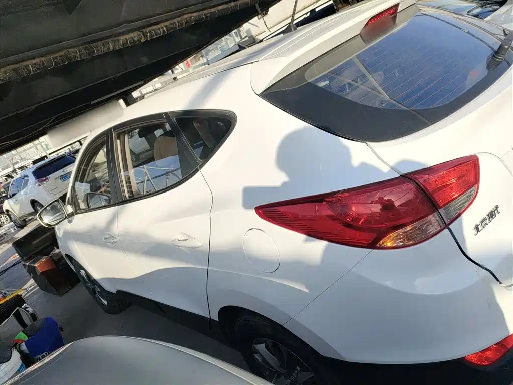 Hyundai Beijing Hyundai ix35 2015 2.0L Automatic 2WD Comfort China V фото 5