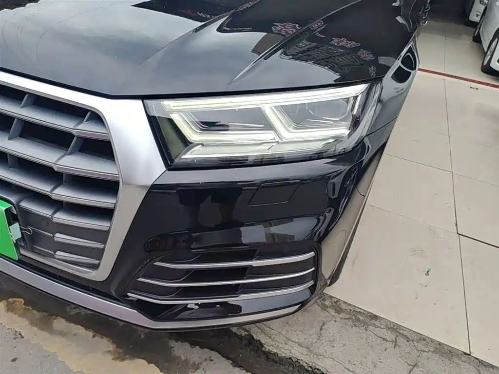 Audi Q5L 2020 Facelift 40 TFSI Honor Fashion фото 24