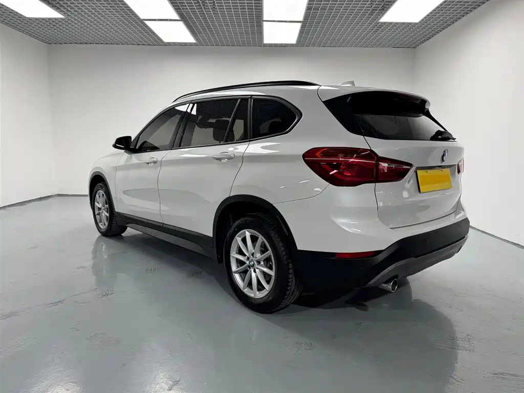 BMW X1 2019 sDrive18Li Fashion Model фото 3