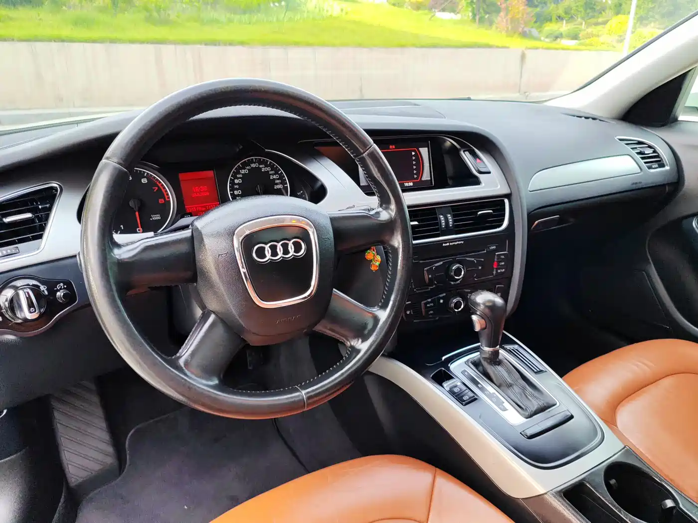 Audi A4L 2011 1.8 TFSI Comfort фото 14