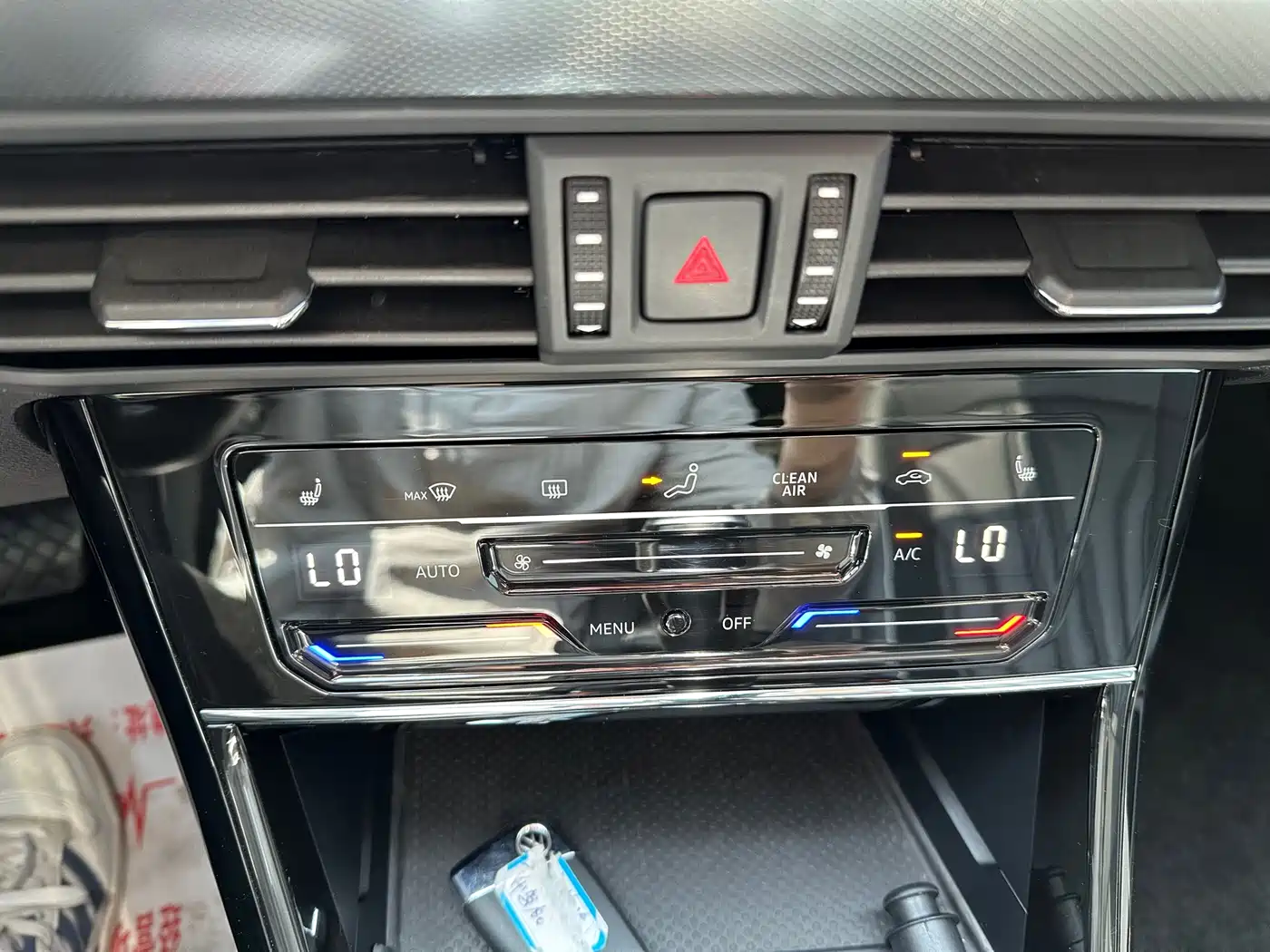Volkswagen Passat 2023 280TSI Elite Edition фото 10