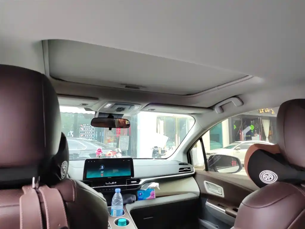 Toyota Sienna 2024 2.5L Hybrid Comfort Edition фото 9
