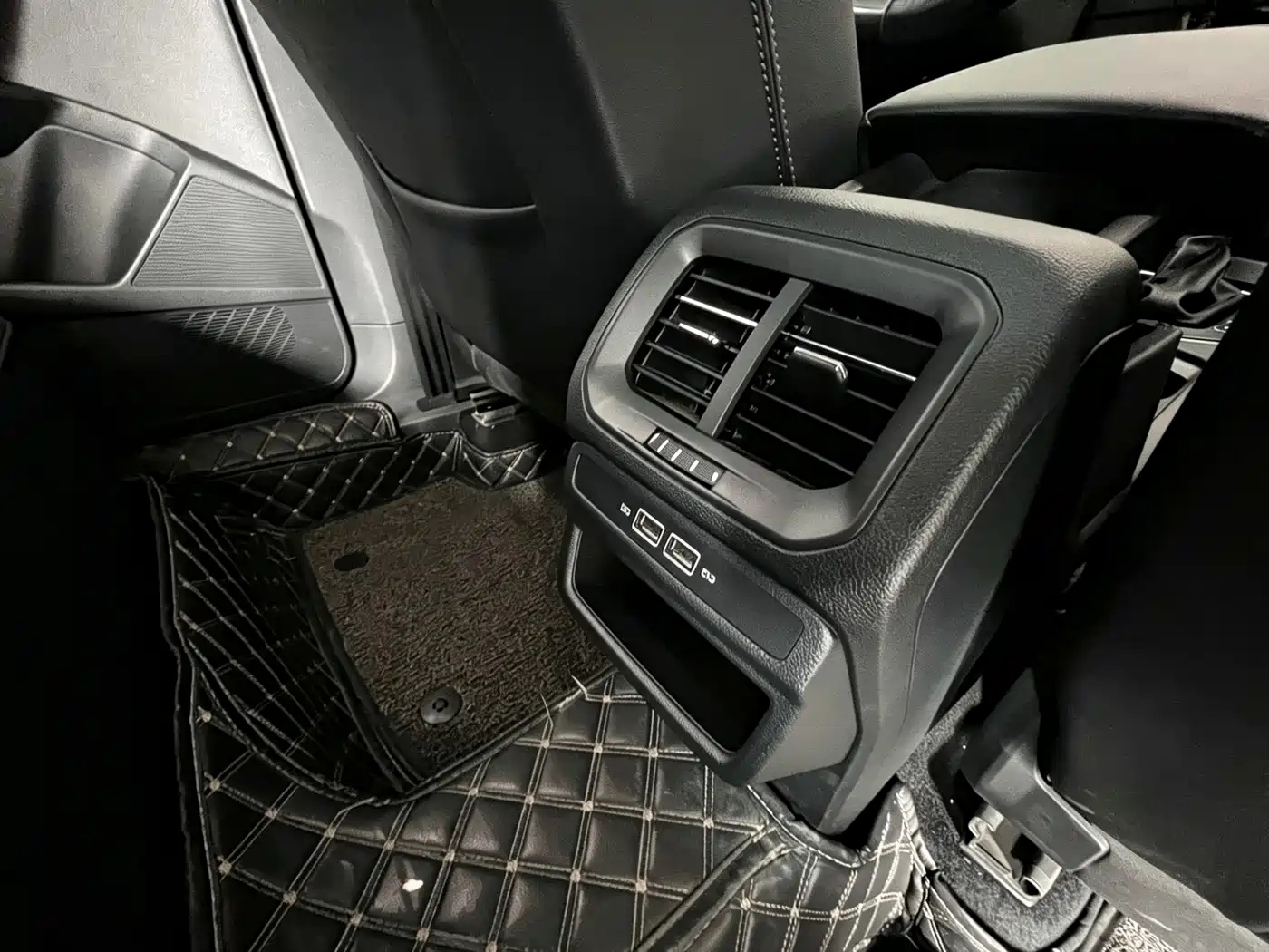 Volkswagen Tharu 2020 330TSI 4WD Luxury Edition China VI фото 21