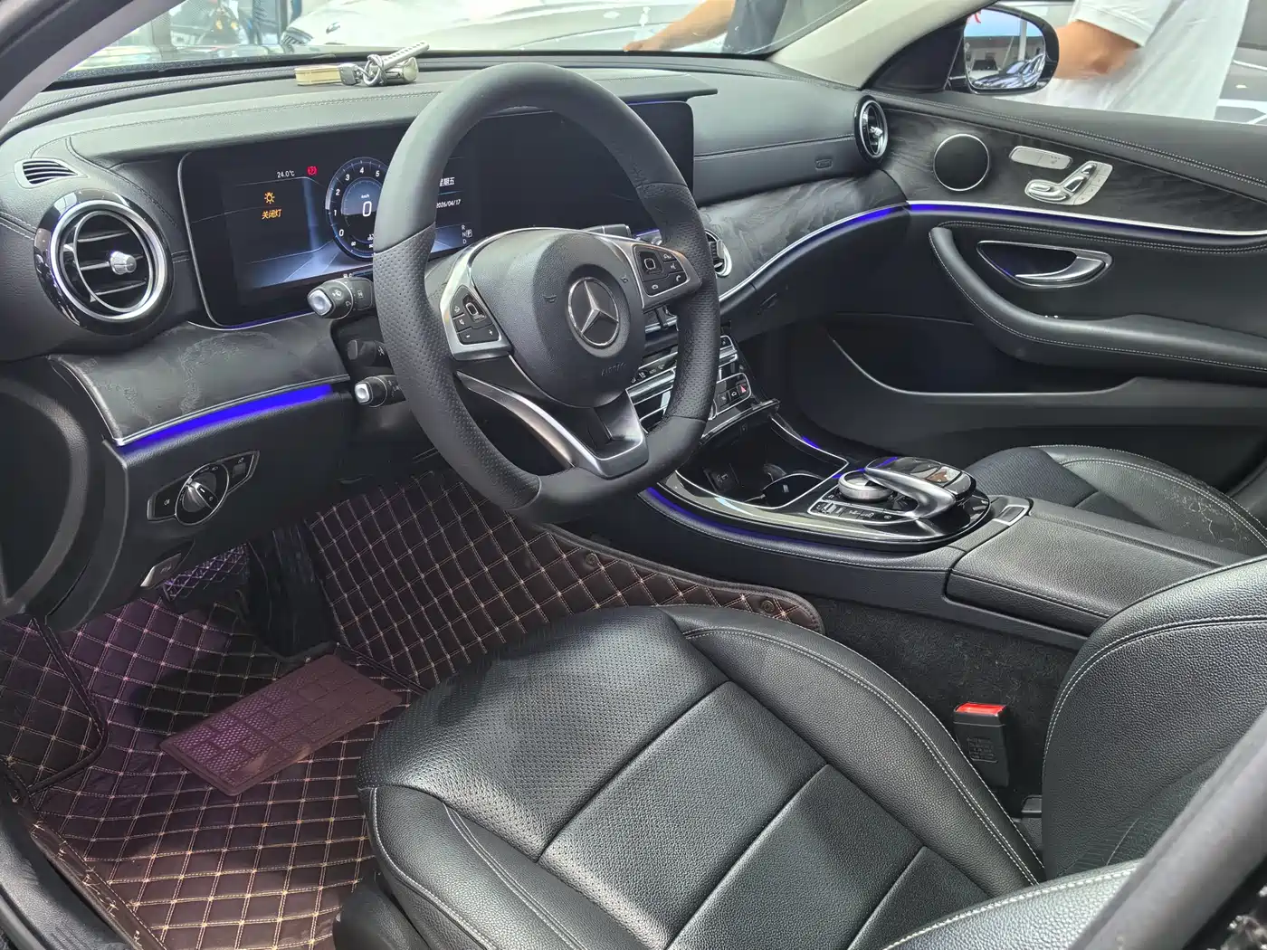 Mercedes-Benz E-Class 2016 E 300 L Sport Fashion Type фото 4