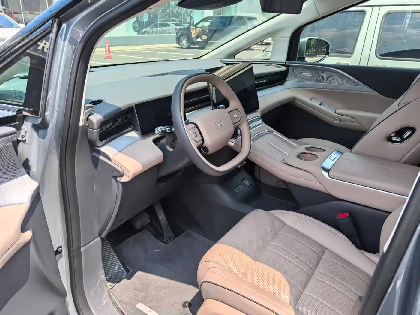 XPeng X9 2025 2025 Extended Range Edition