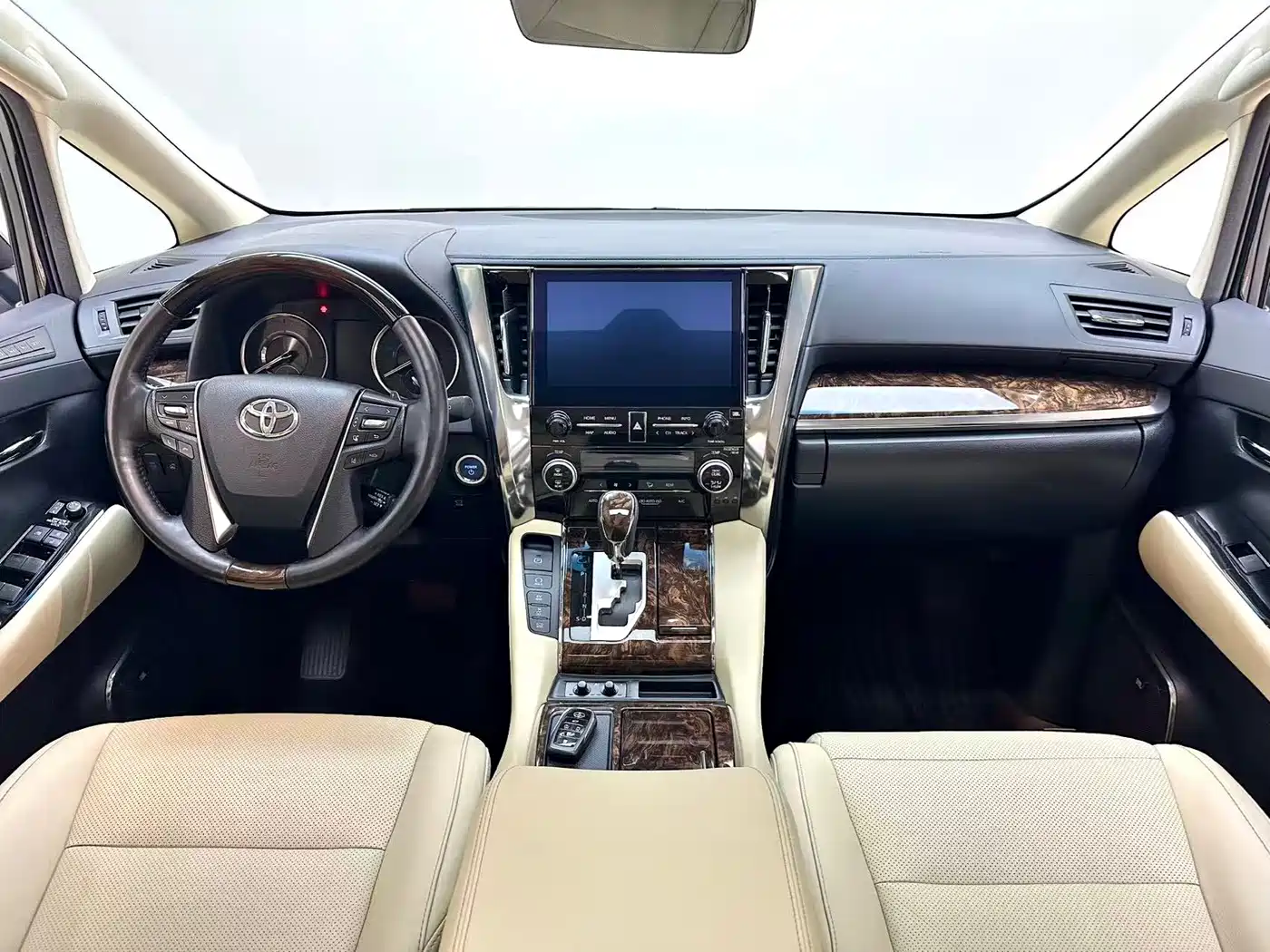 Toyota Alphard 2021 Hybrid 2.5L Luxury фото 12