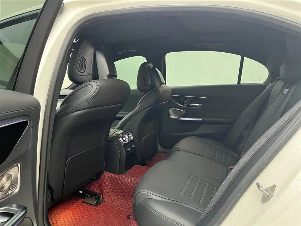 Mercedes-Benz C-Class 2023 C 260 L Night Edition Sport фото 2