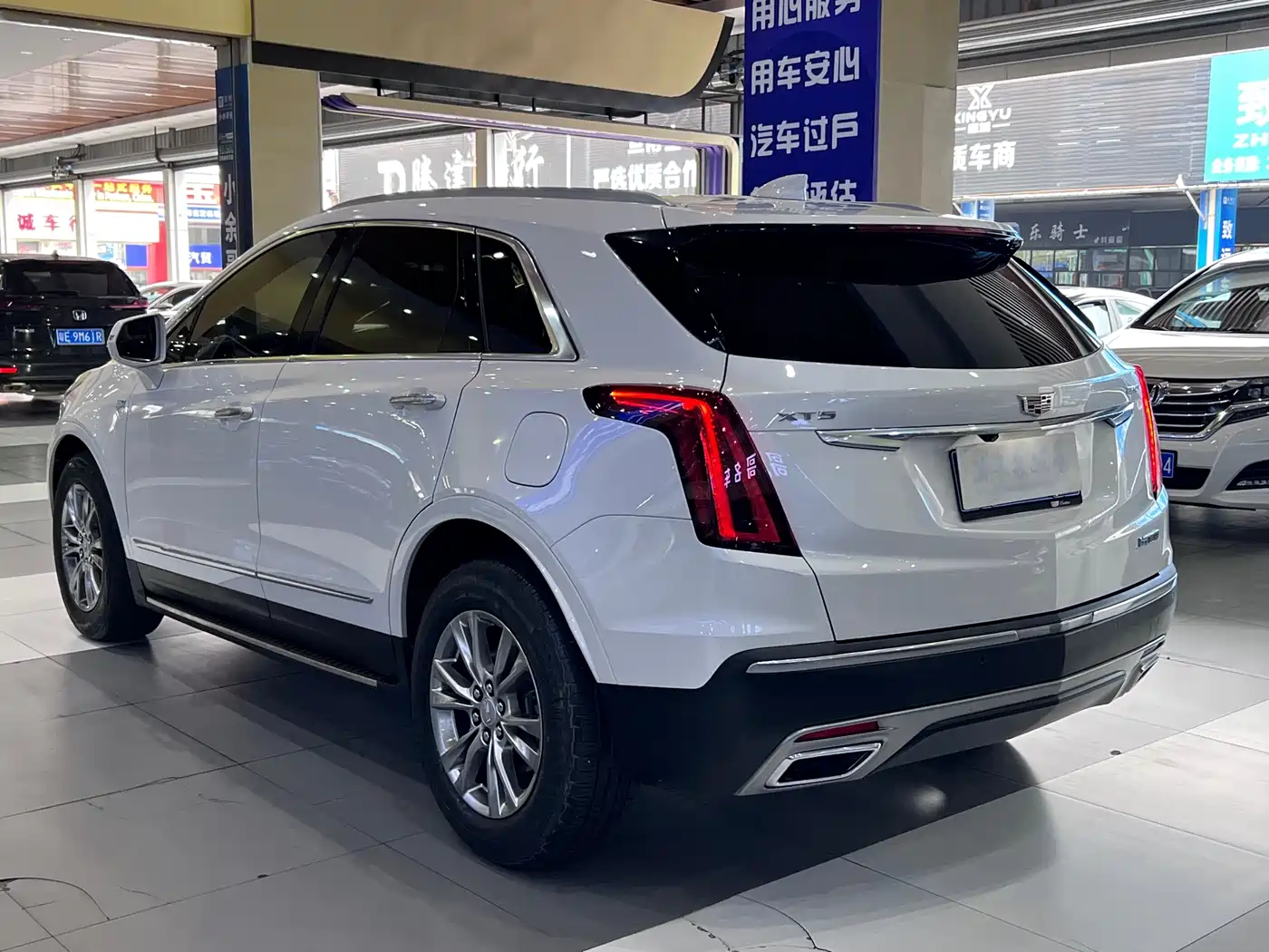 Cadillac XT5 2021 2.0T 2WD Luxury Edition фото 6