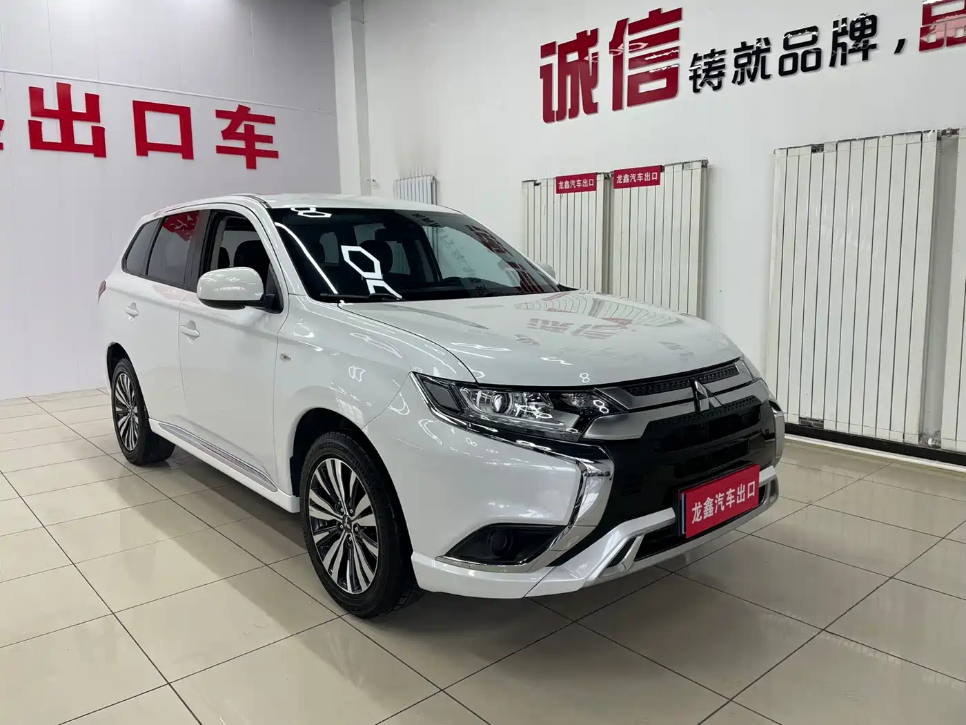 Mitsubishi Outlander 2021 2.0L 2WD Smooth Ride Version 5-Seater фото 3