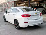 Photo 3 - Chevrolet Cruze
