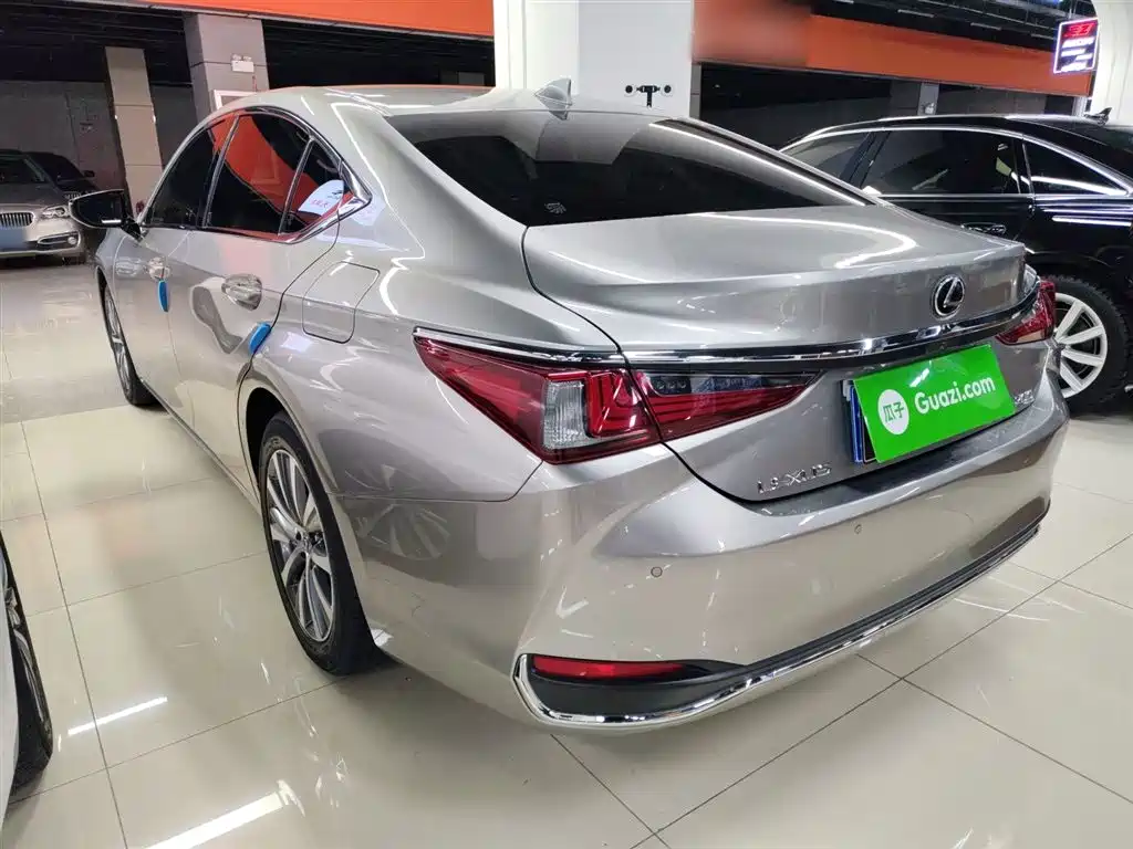 Lexus ES 2020 200 Excellence фото 5