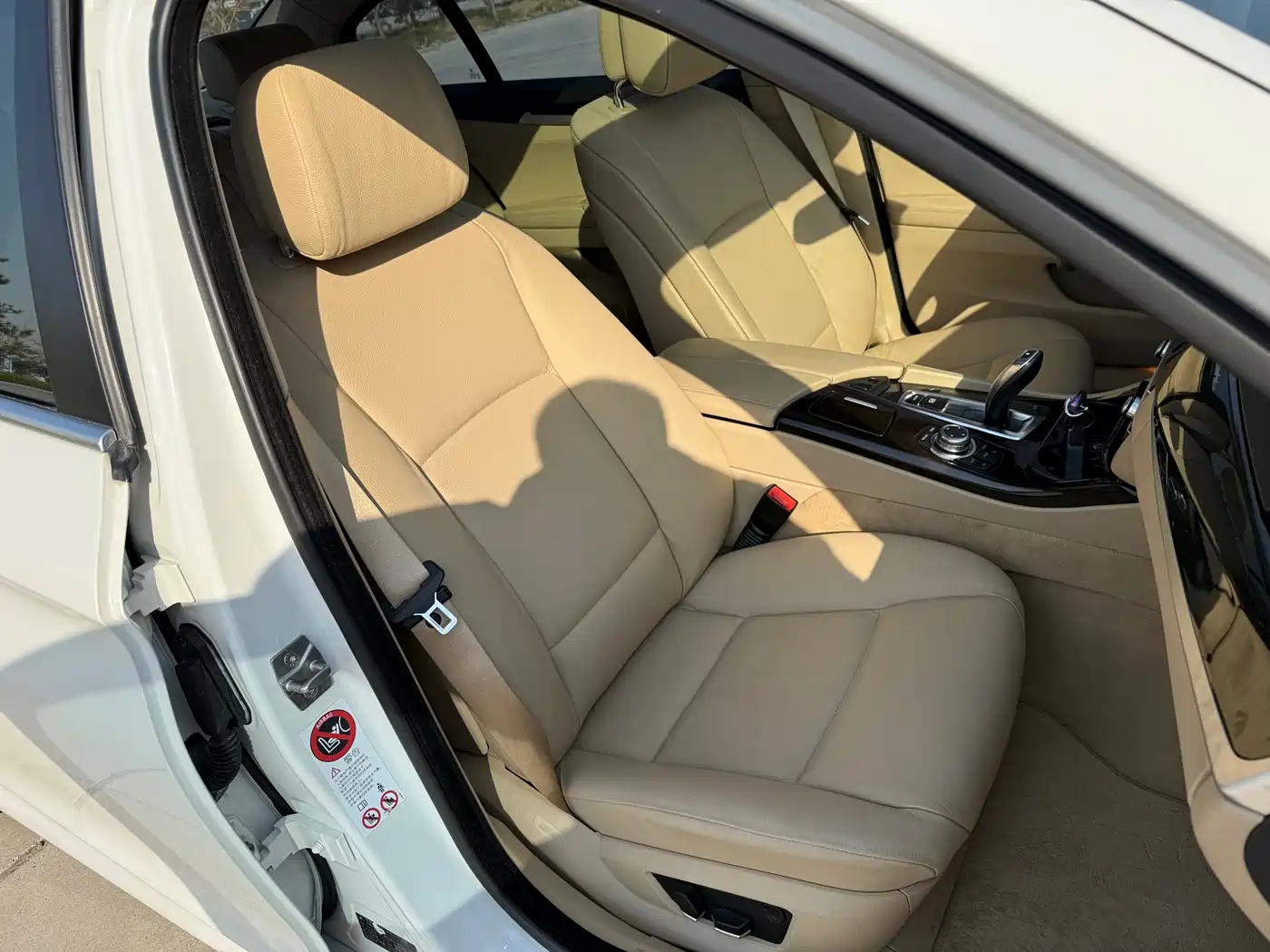 BMW 5 Series 2012 523Li Luxury фото 41