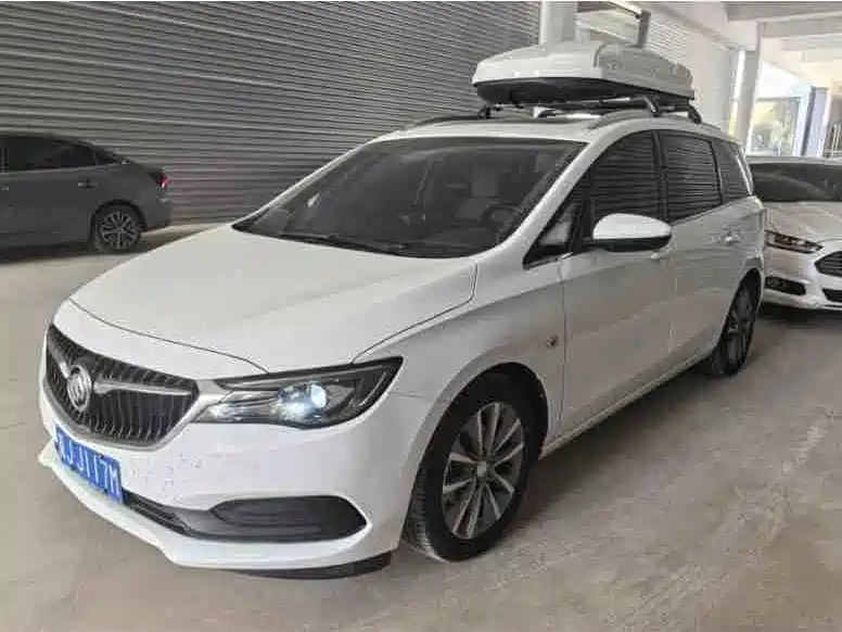 Photo 1 - Buick GL6