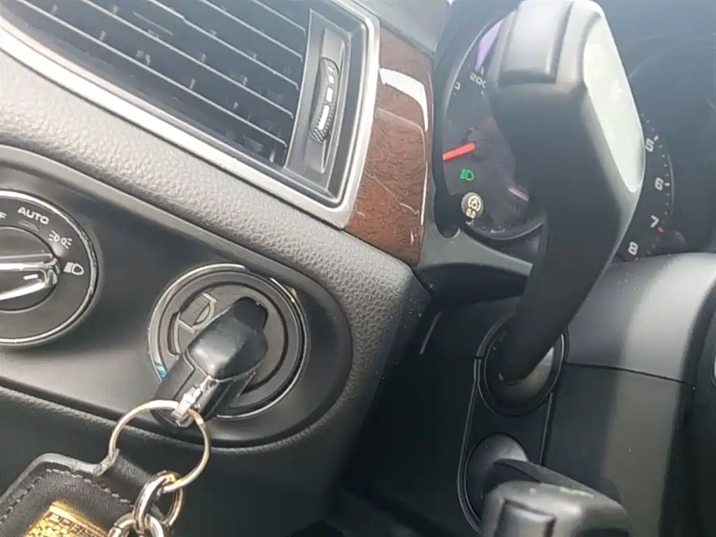 Porsche Macan 2017 Macan 2.0T фото 9