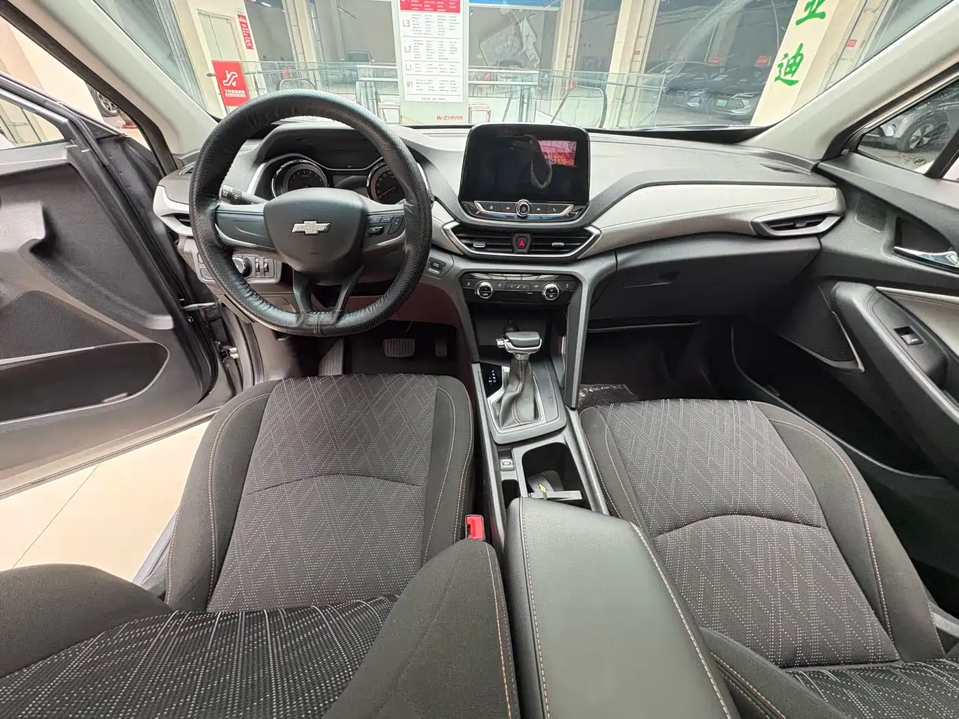 Chevrolet Volando 2018 530T Auto Sport Edition (5+2 seater) China V фото 6