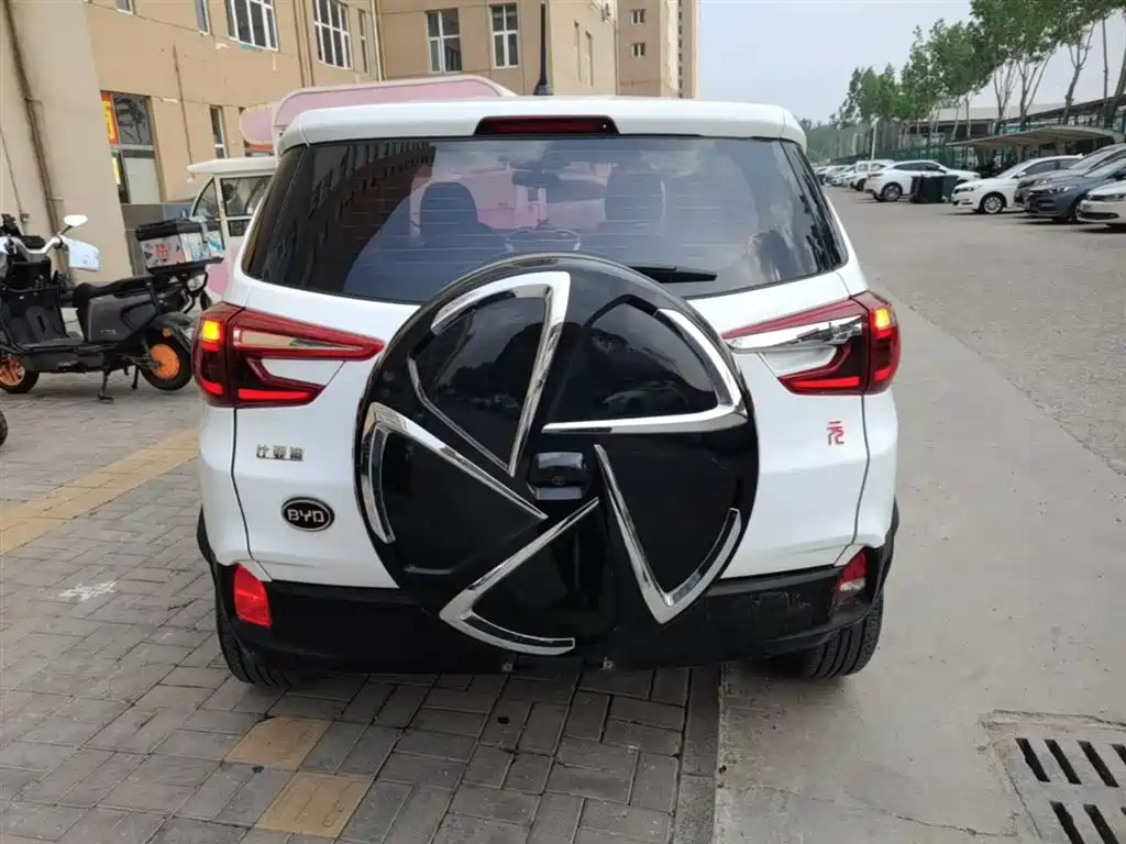 BYD Yuan 2017 1.5L Auto Cool Connect фото 6