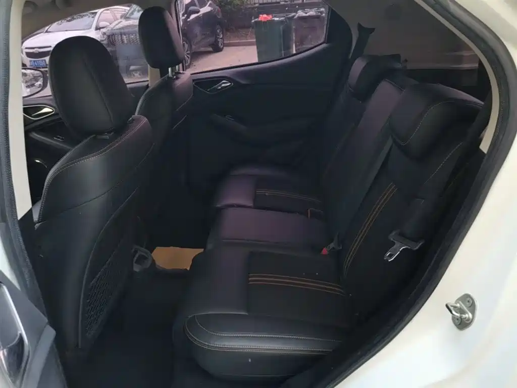 BYD Yuan 2017 1.5L Auto Cool Connect фото 17