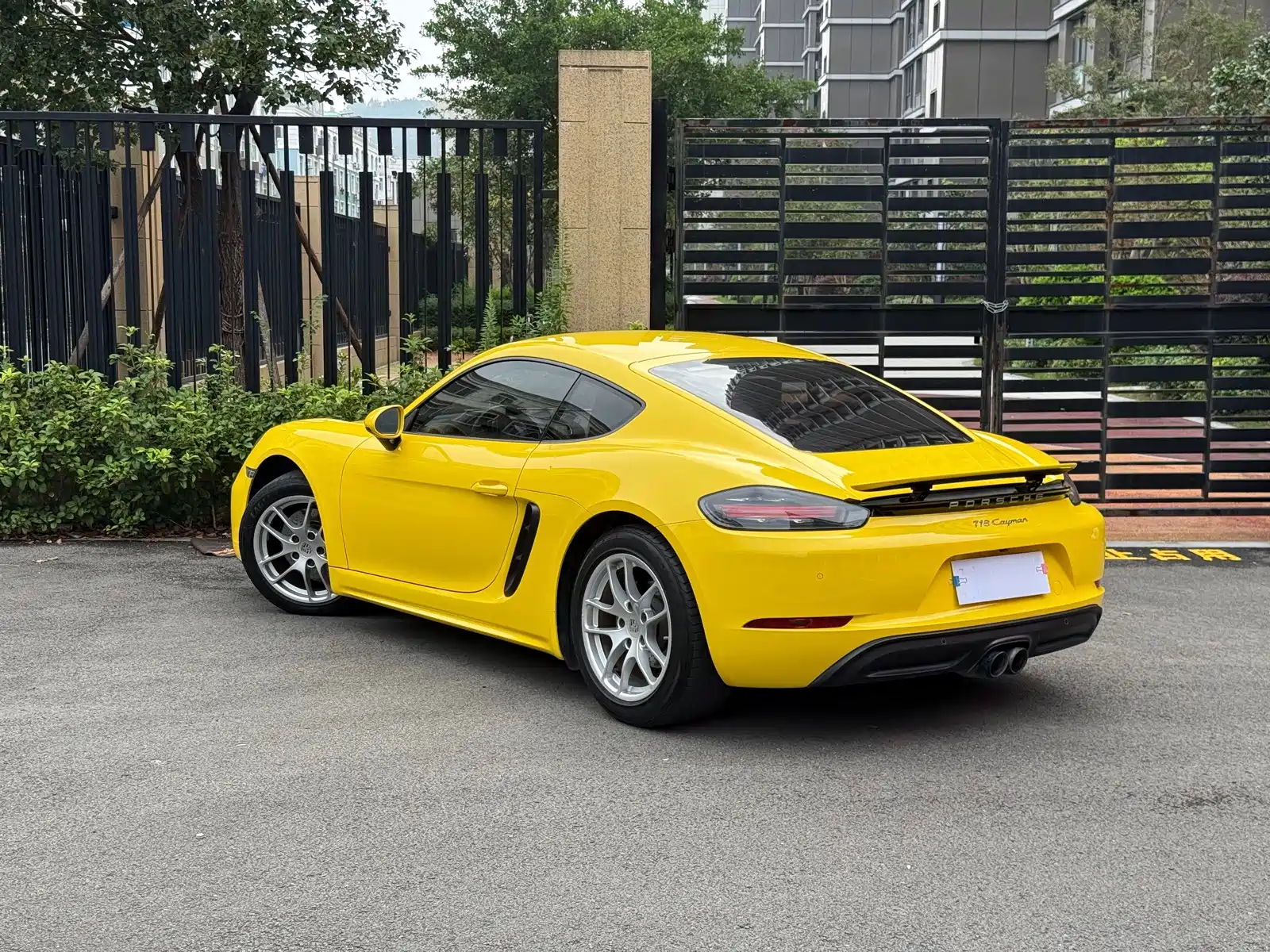 Photo 4 - Porsche 718