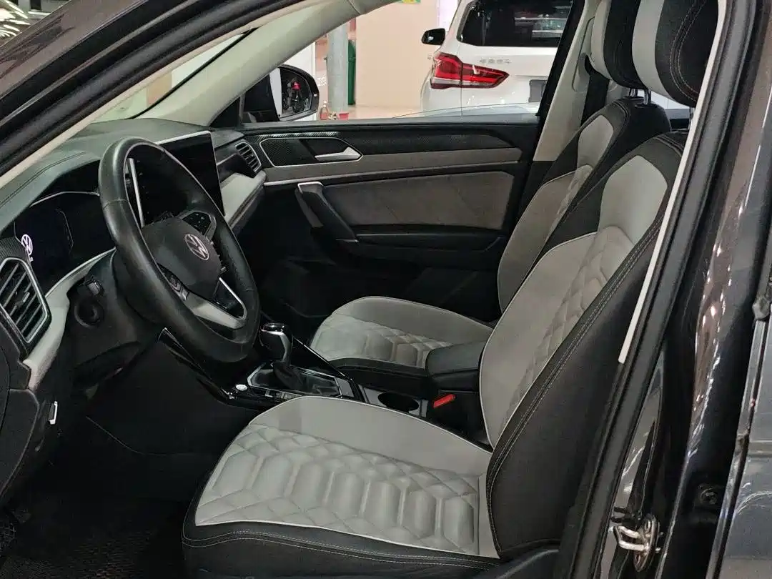 Volkswagen Tayron 2023 330TSI 2WD Luxury Plus Advanced Edition фото 9