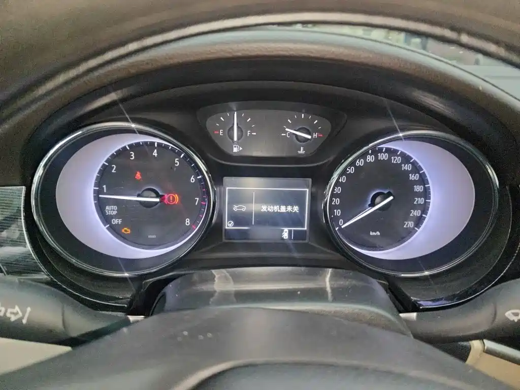 Photo 4 - Buick Verano