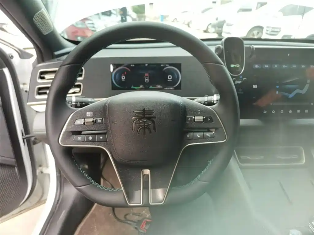 BYD Qin L 2024 DM-i 80KM Superior фото 11