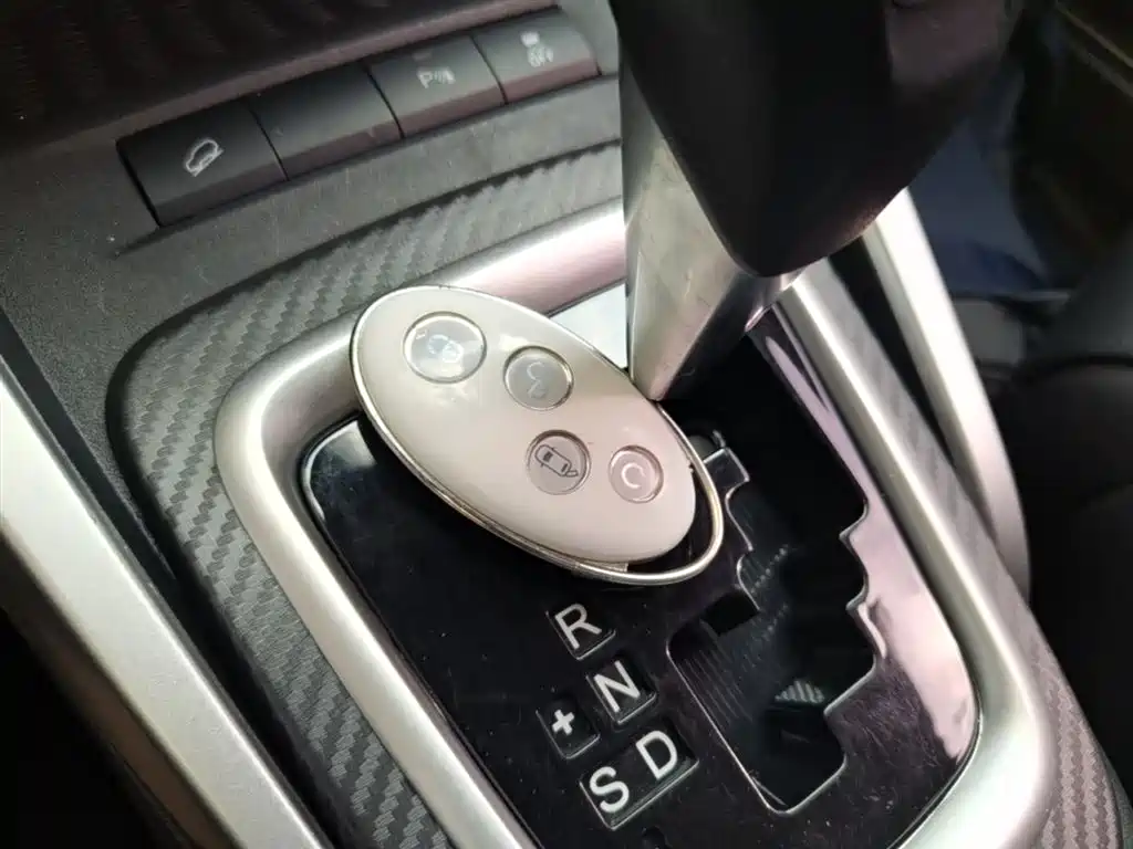 BYD Yuan 2017 1.5L Auto Cool Connect фото 9
