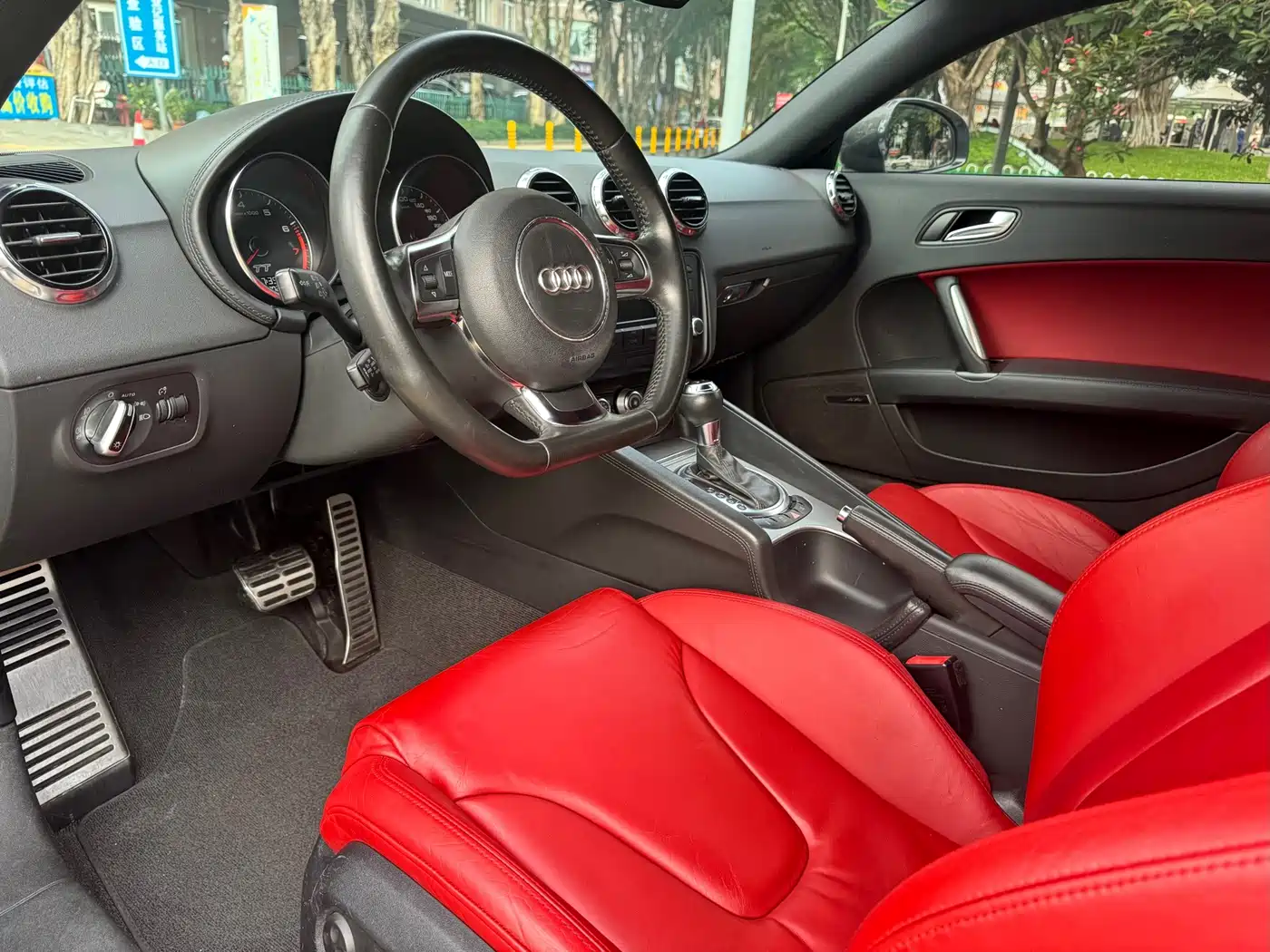 Audi TT 2011 2011 TT Coupe 2.0TFSI