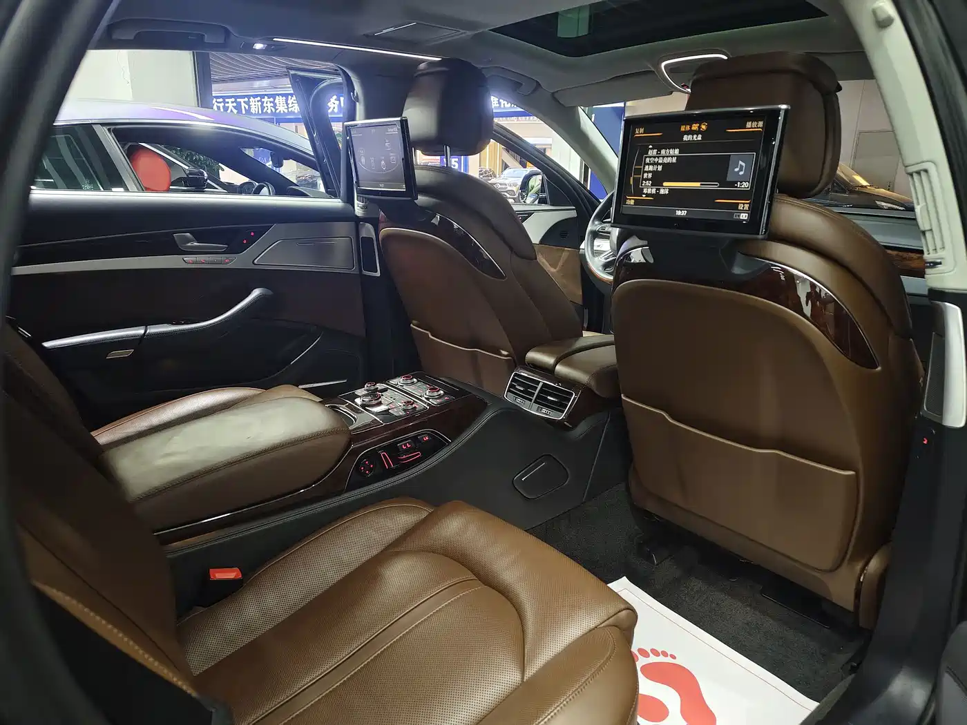 Фото 11 - Audi A8