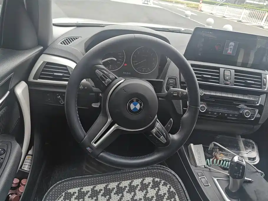 BMW 1 Series (Import) 2016 120i Leading Model фото 15