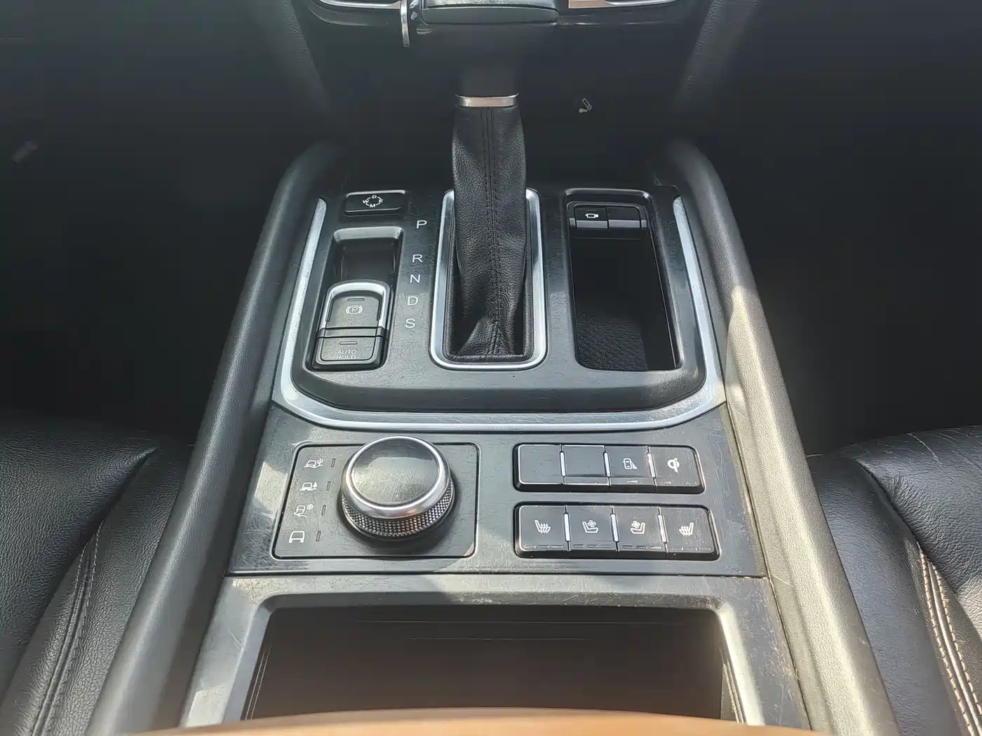 GAC Trumpchi Trumpchi GS8 2017 320T AWD Luxury Smart Connect (7-Seater) фото 16