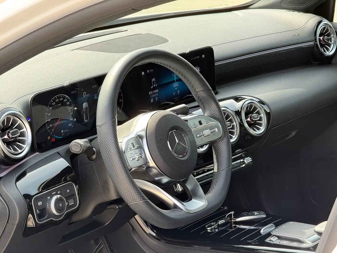 Mercedes-Benz A-Class 2021 A 200 L Sport Sedan Fashion Edition фото 16