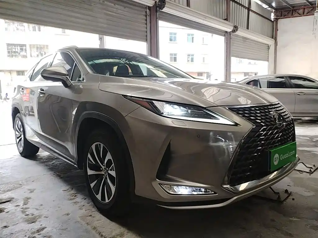 Lexus RX 2020 Facelift 300 2WD Elite Edition фото 4