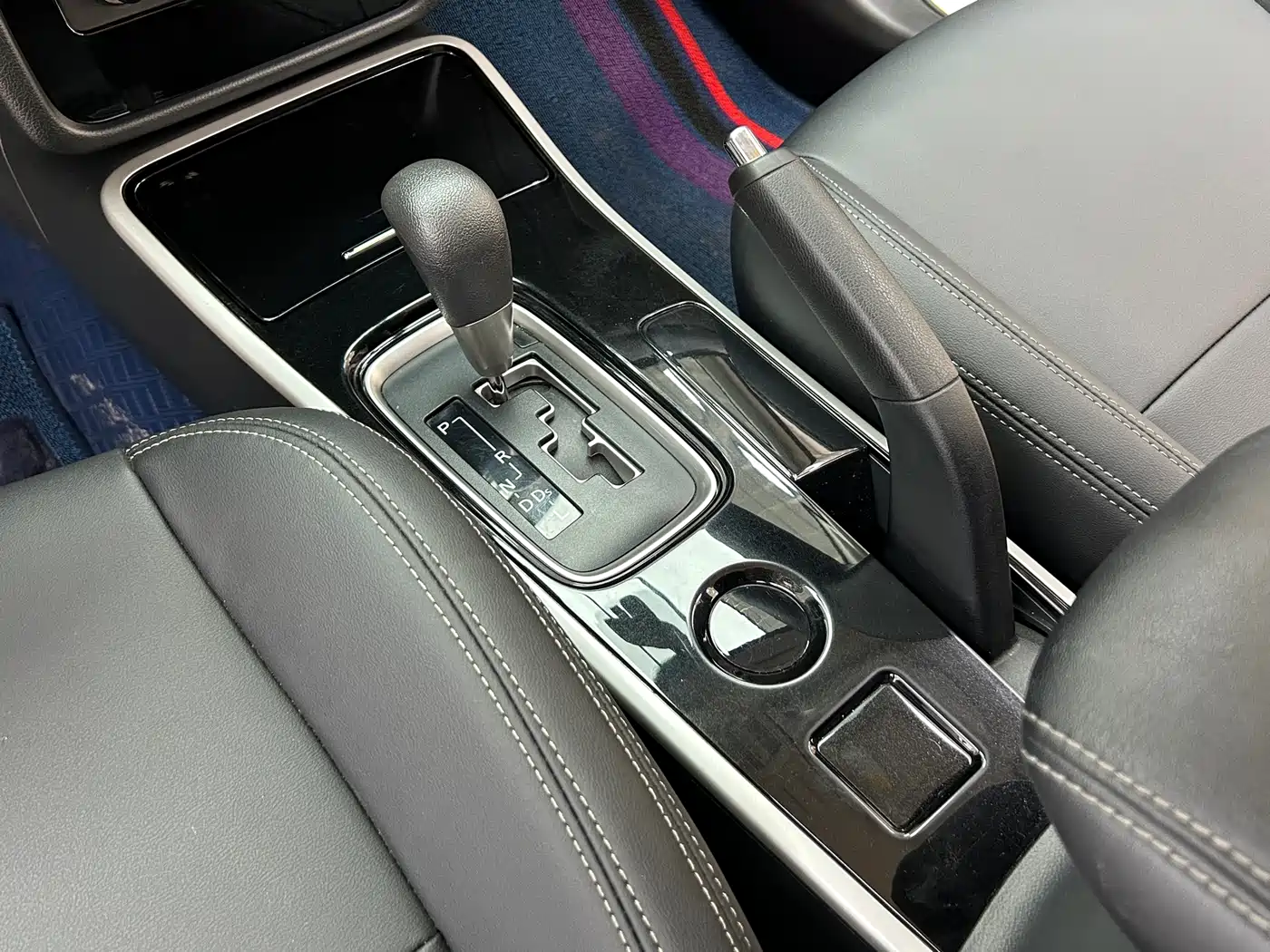 Mitsubishi Outlander 2021 2.0L 2WD Smooth Ride Version 5-Seater фото 16