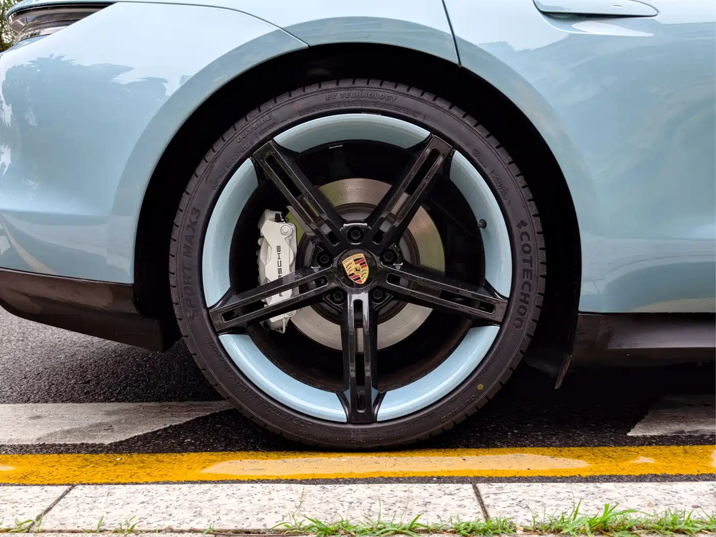 Porsche Taycan 2019 Taycan 4S фото 8
