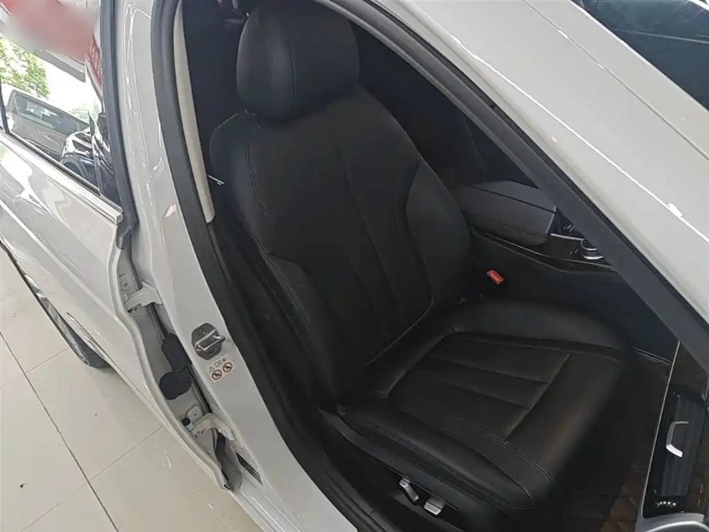 BMW 5 Series 2018 525Li Luxury Package фото 25