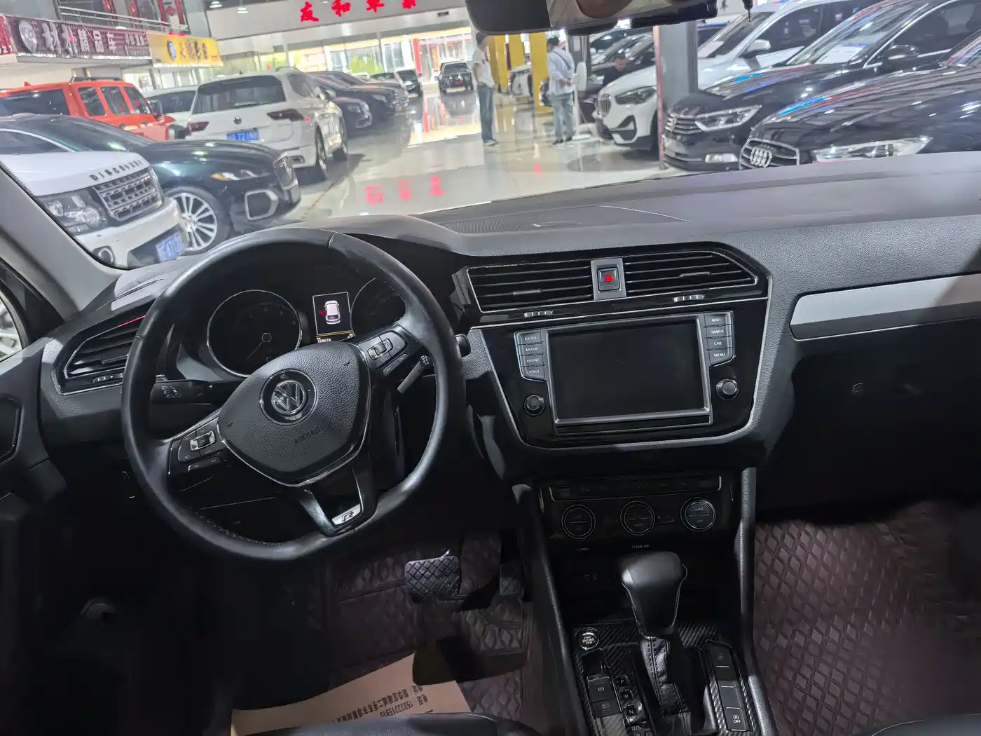 Volkswagen Tiguan L 2017 380TSI Automatic 4WD Luxury Edition фото 10