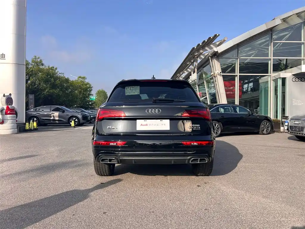 Audi Q5L 2024 Model 45 TFSI Luxury Dynamic фото 3