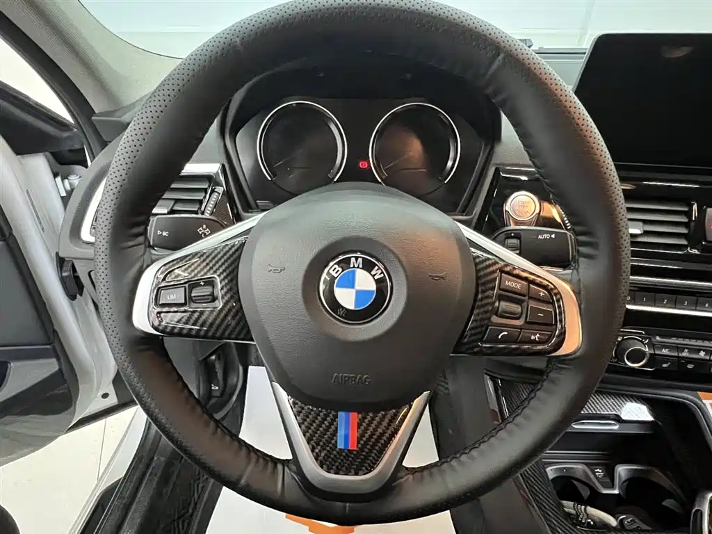 BMW 1 Series 2021 120i M Sport фото 8