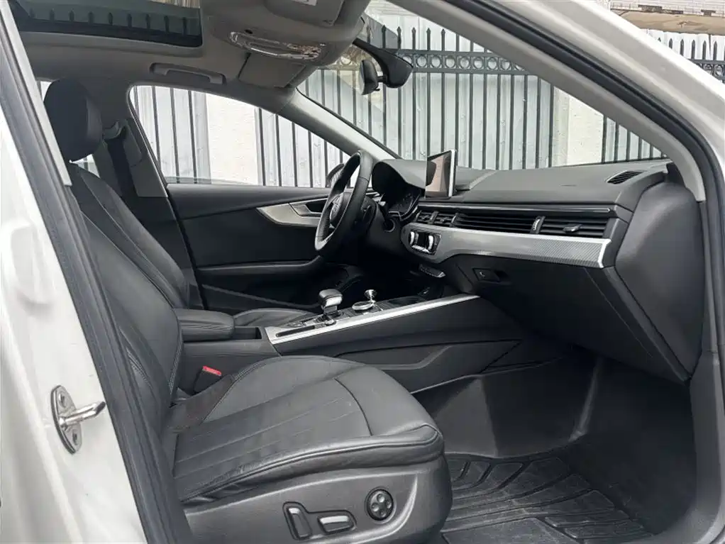 Audi A4L 2017 Plus 40 TFSI Fashion фото 14
