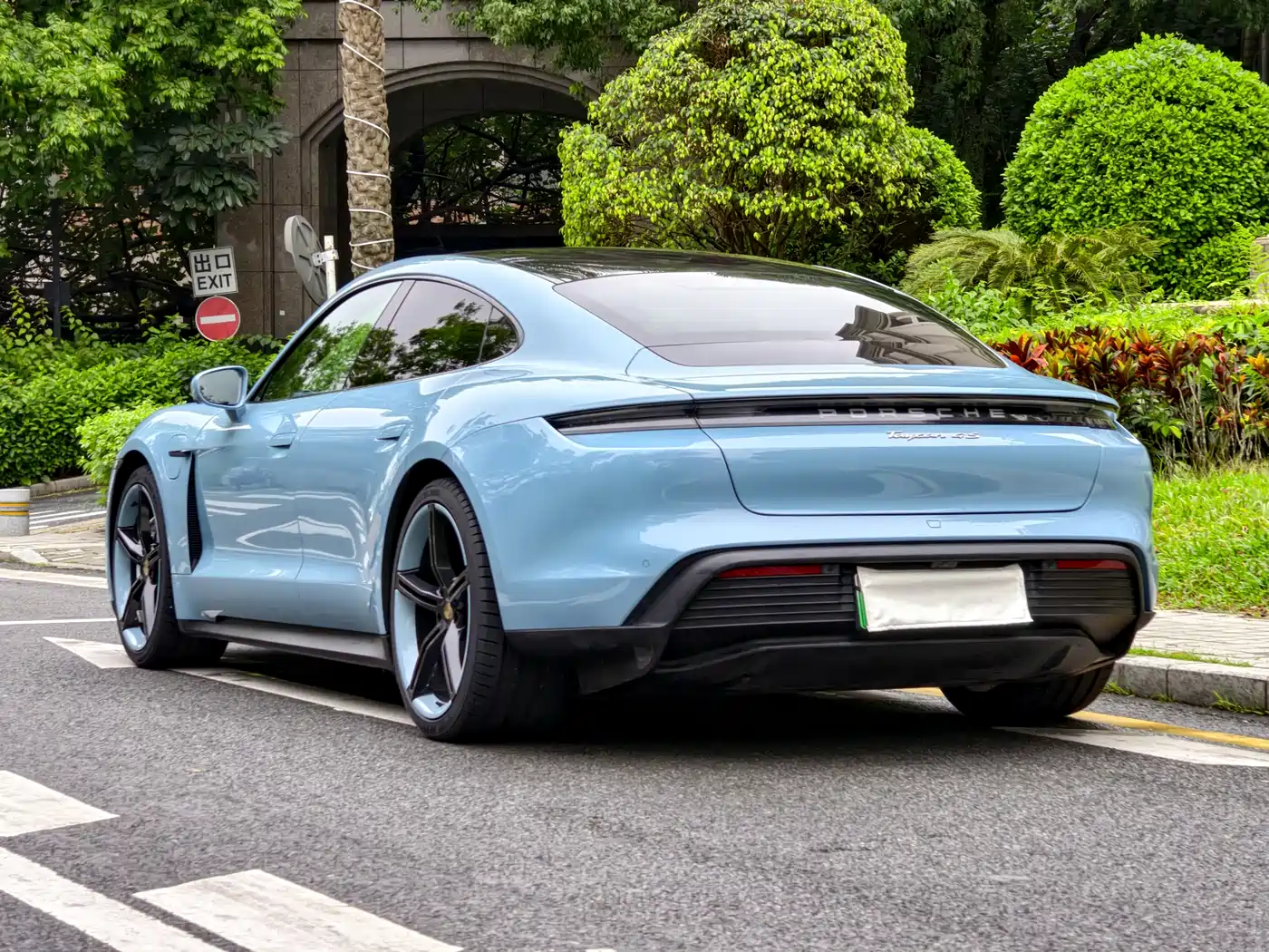 Porsche Taycan 2019 Taycan 4S фото 4