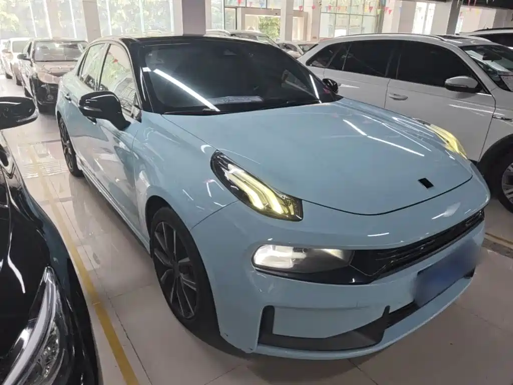 Lynk & Co 03 2021 03+ 2.0TD Auto Wind Rider Edition фото 4