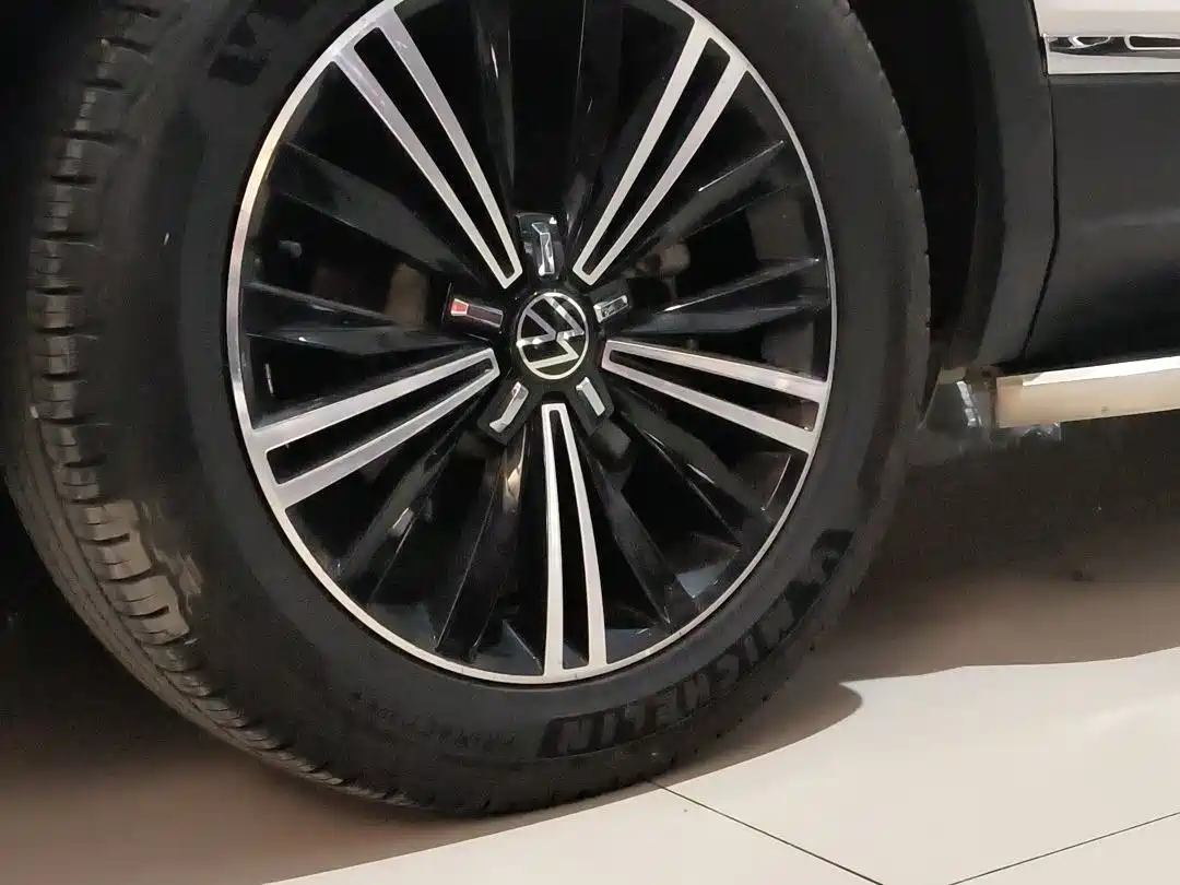 Volkswagen Tiguan L 2020 330TSI Auto 2WD Trend China VI фото 11