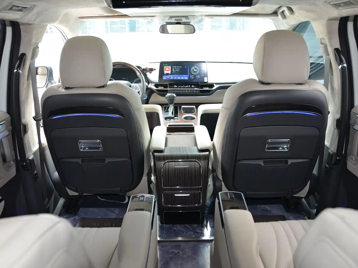 Toyota Sienna 2021 2.5L Hybrid Premium Edition фото 20