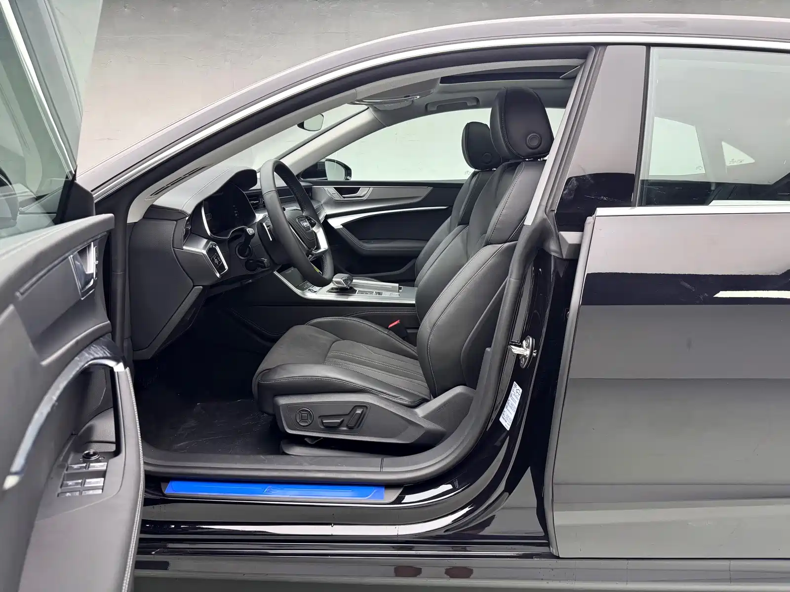 Фото 10 - Audi A7L