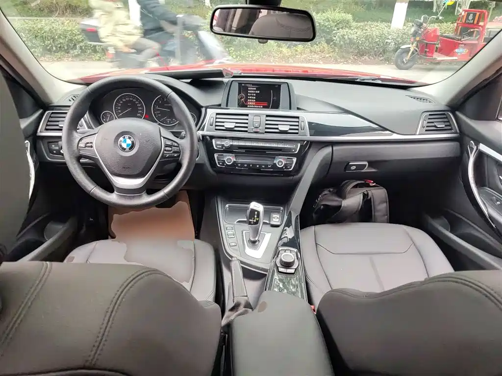 BMW 3 Series 2016 316Li Fashion фото 12