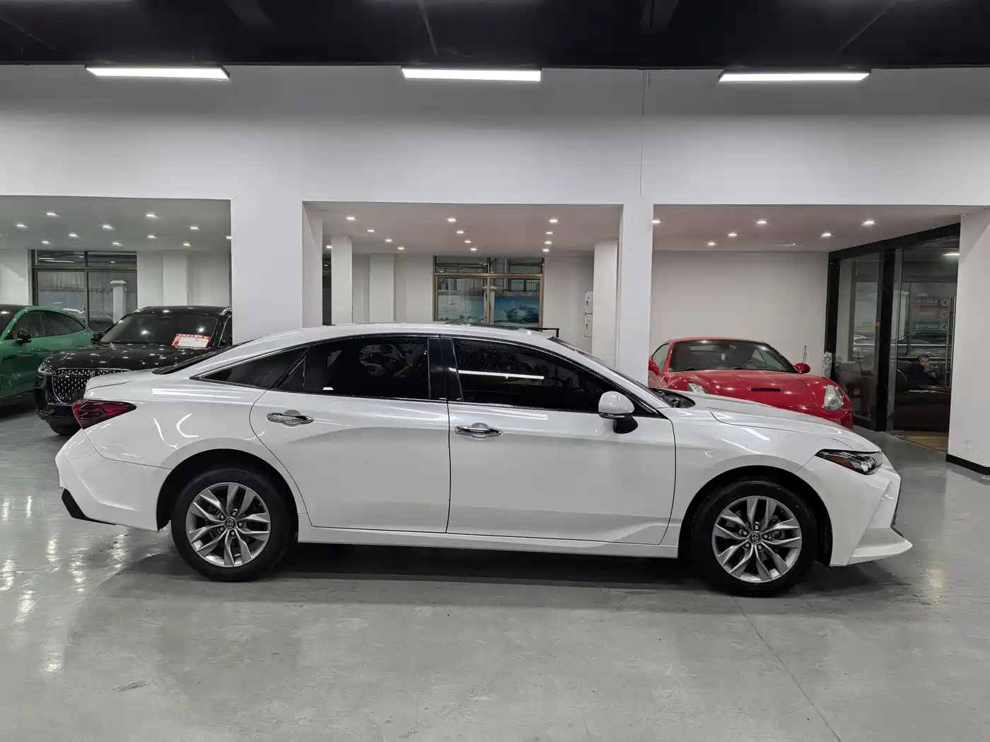 Toyota Avalon 2022 2.0L Luxury Edition фото 4