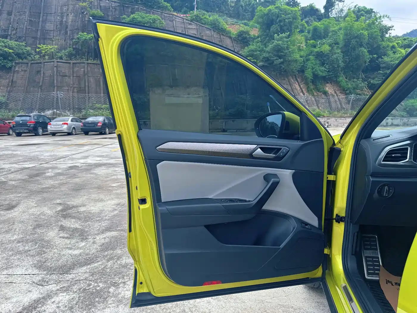 Volkswagen T-ROC 2023 300TSI DSG 2WD Starlight Edition фото 9